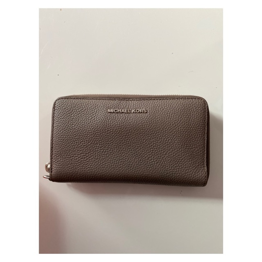 Michael Kors Jet Set Travel Phone Wallet Wristlet